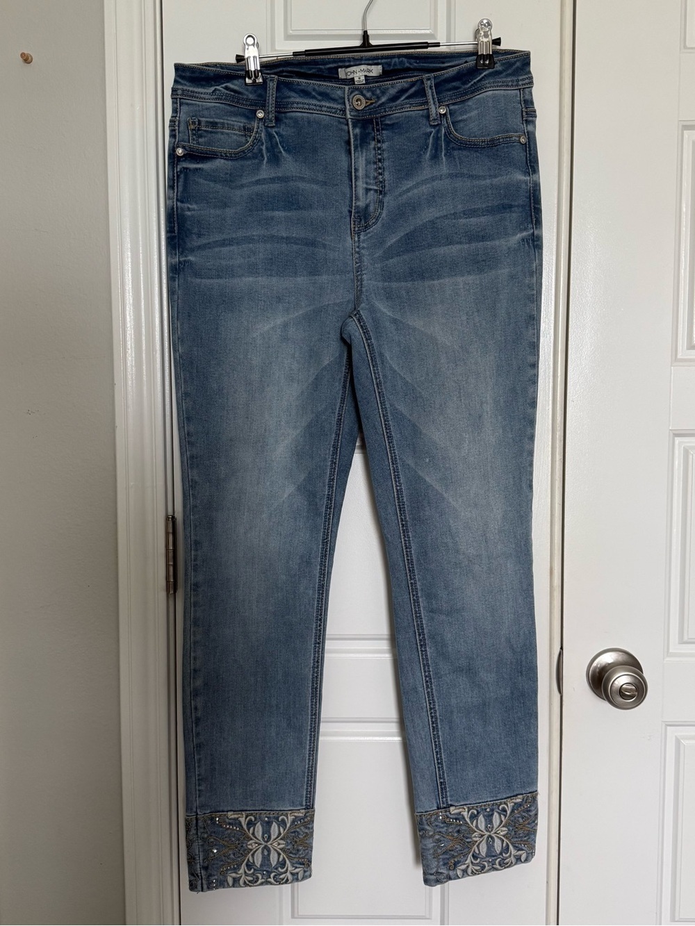 John Mark Embellished Cuff Stretch Denim Jeans Light Wash Women’s Size 8